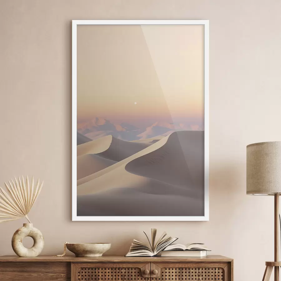 fototapet Un peisaj deșertic cu dune de nisip ondulate sub un cer pastelat, munți îndepărtați în fundal f47865