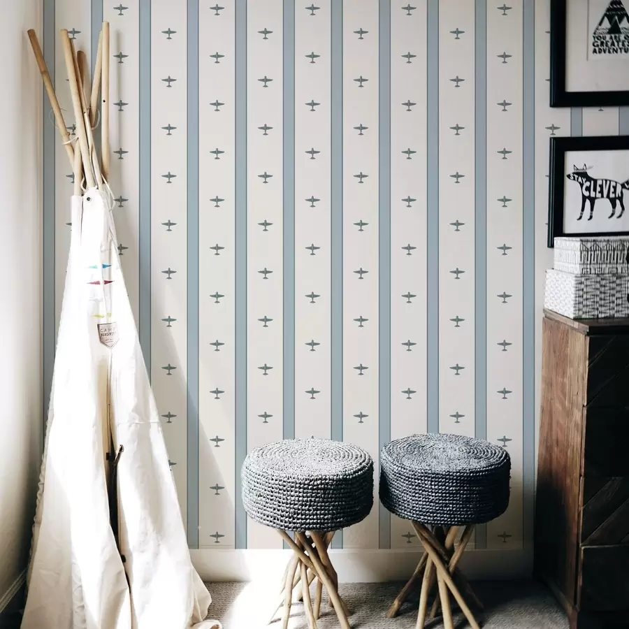 fototapet Avioane mici cu dungi pe fond albastru a01171