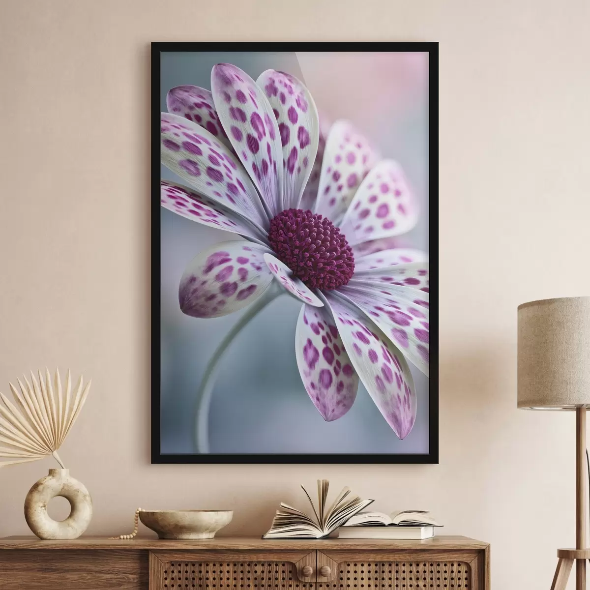 Poster Floare asemănătoare cu margareta, cu pete de leopard de un magenta intens f49866