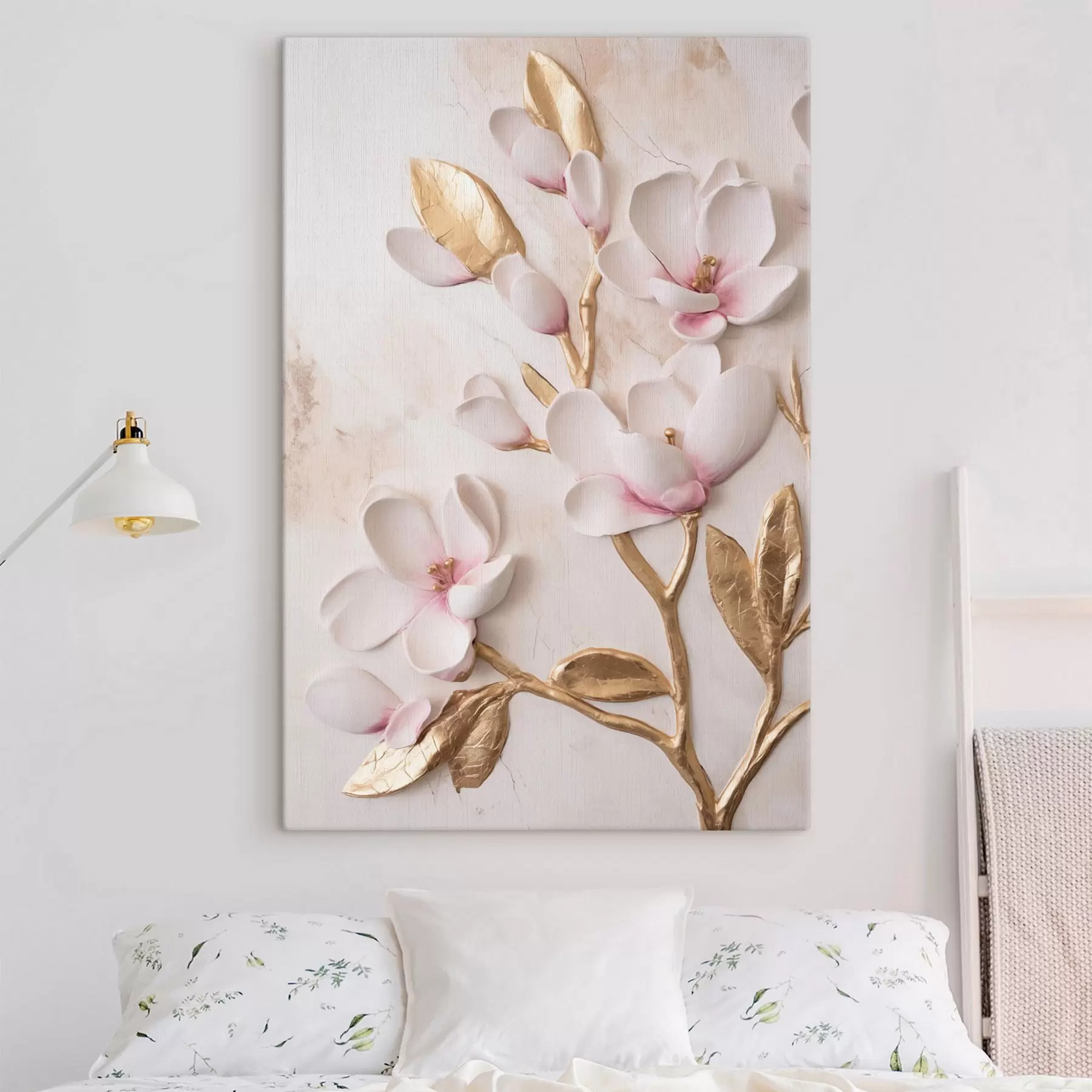 Tablouri Flori de magnolie de un roz delicat, cu textură, cu accente galbene s50230
