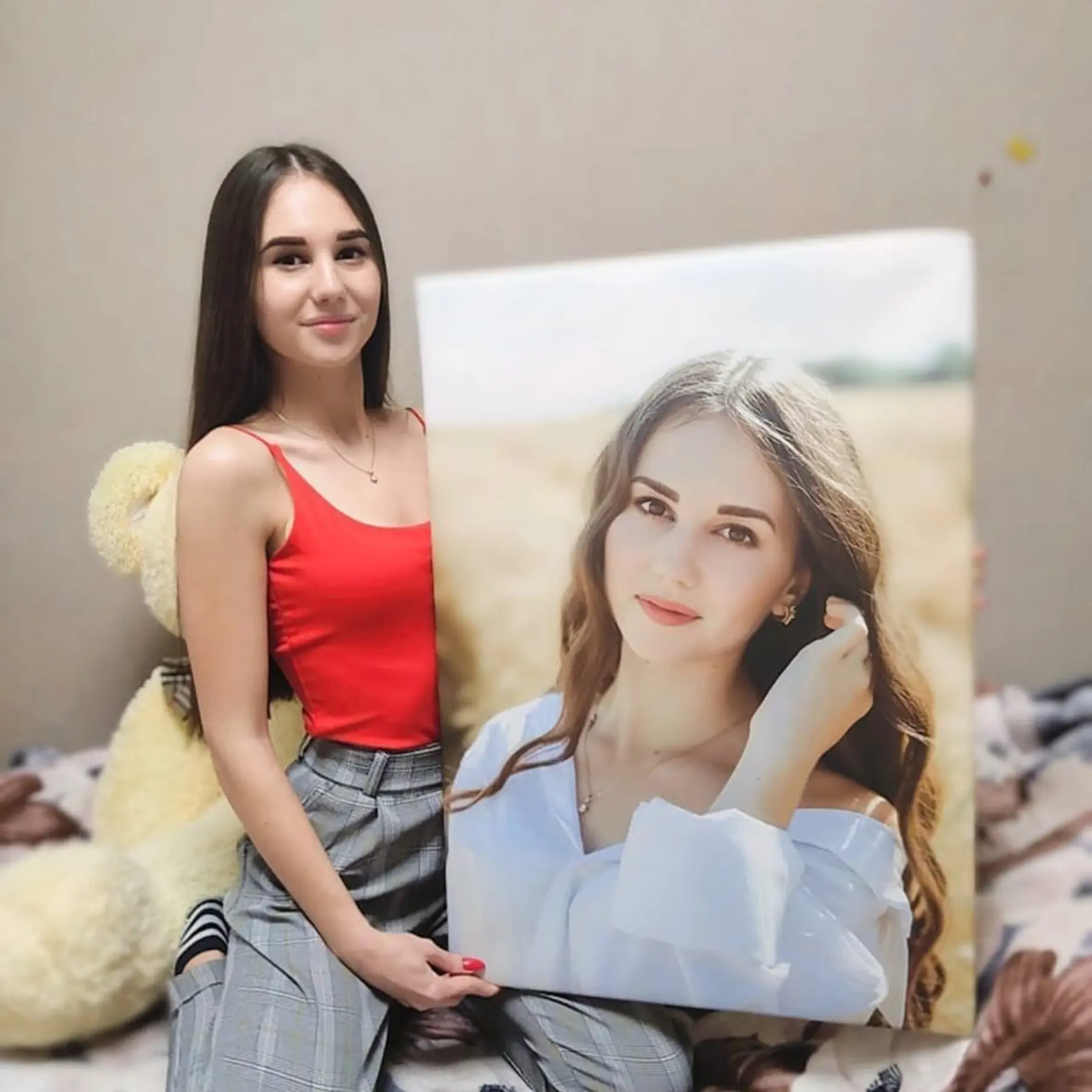 Tablouri Fotografii cu zâmbet, umăr și bliț s34692